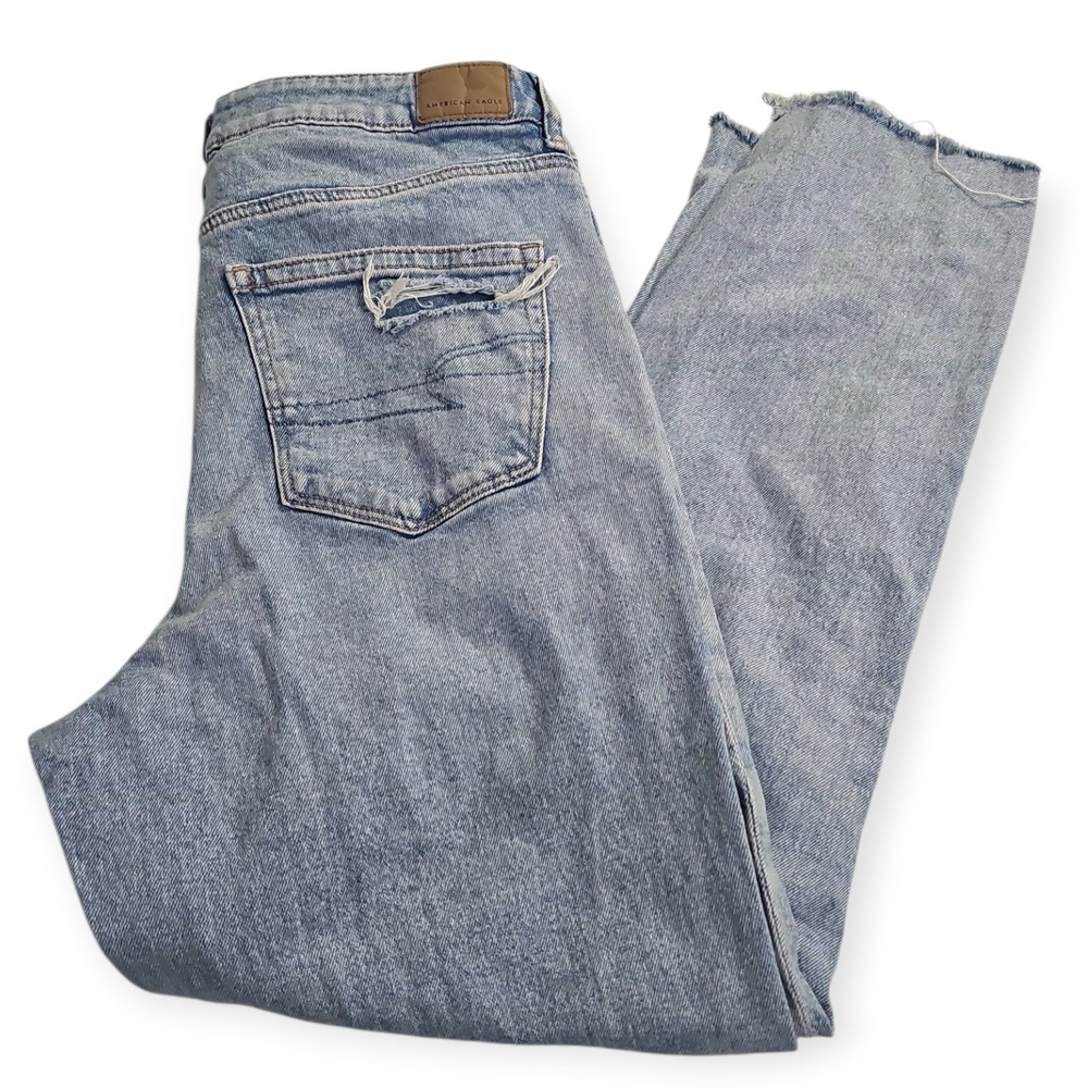 American Eagle Strigid Mom Jean Denim Size‎ 12 Distressed Thrashed